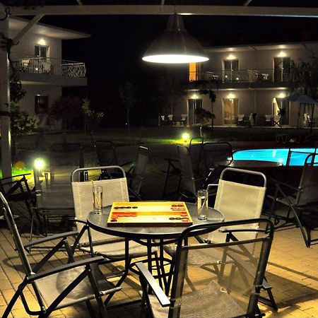 Hotel Dafnes House Fourka Exterior foto
