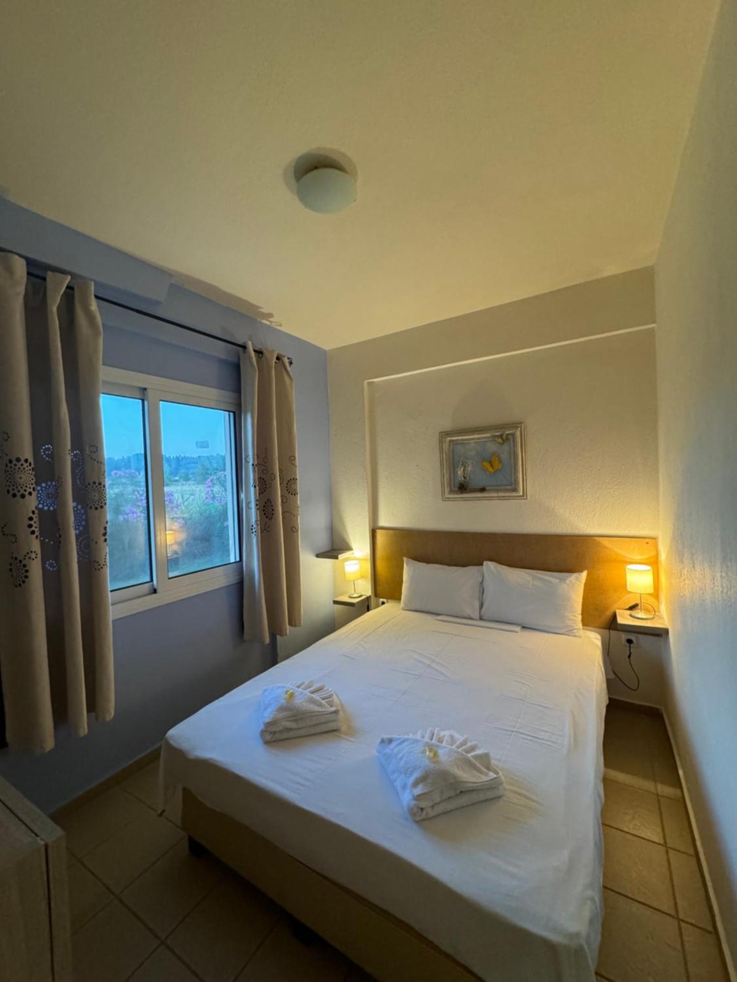 Hotel Dafnes House Fourka Exterior foto