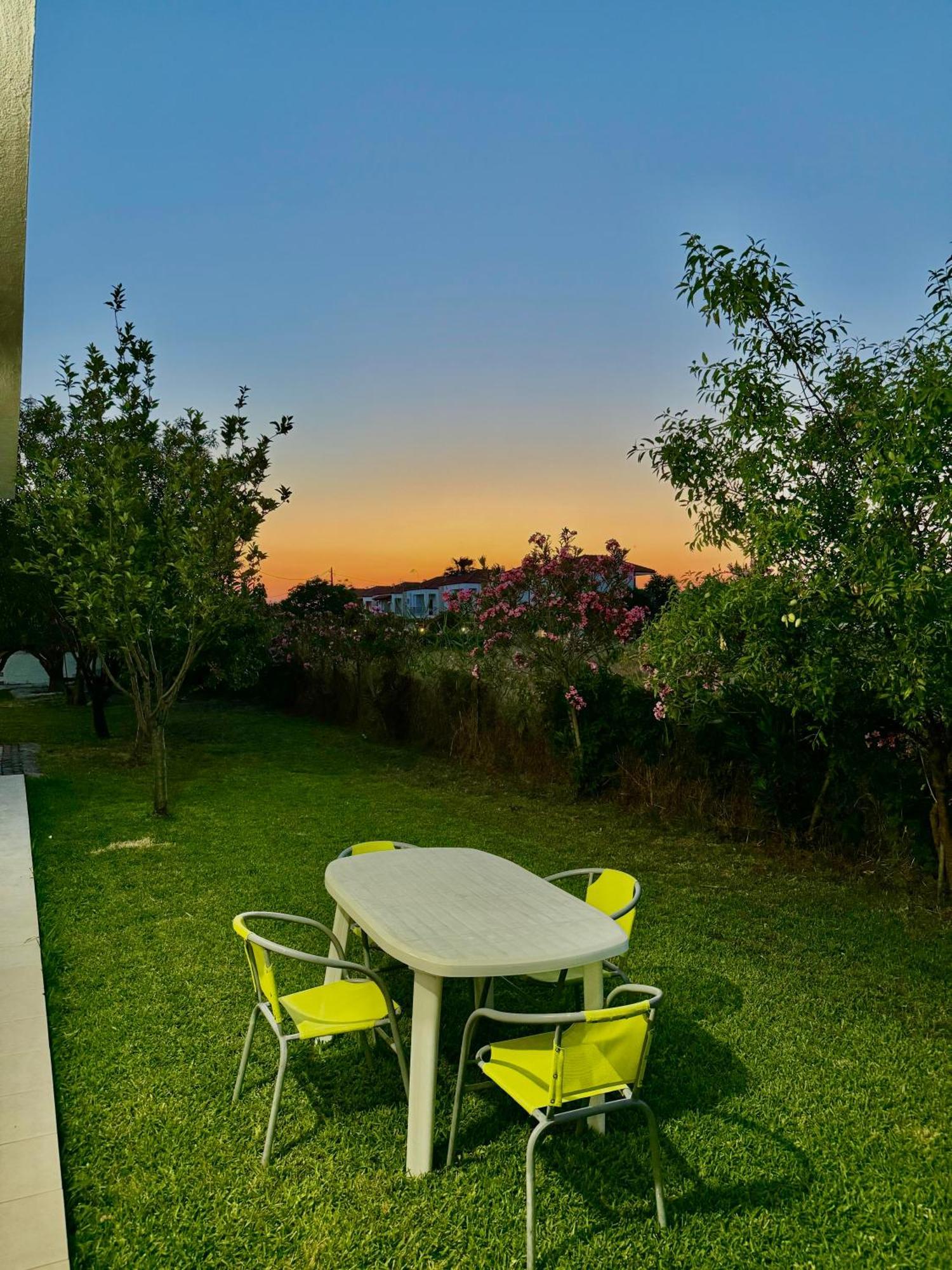 Hotel Dafnes House Fourka Exterior foto