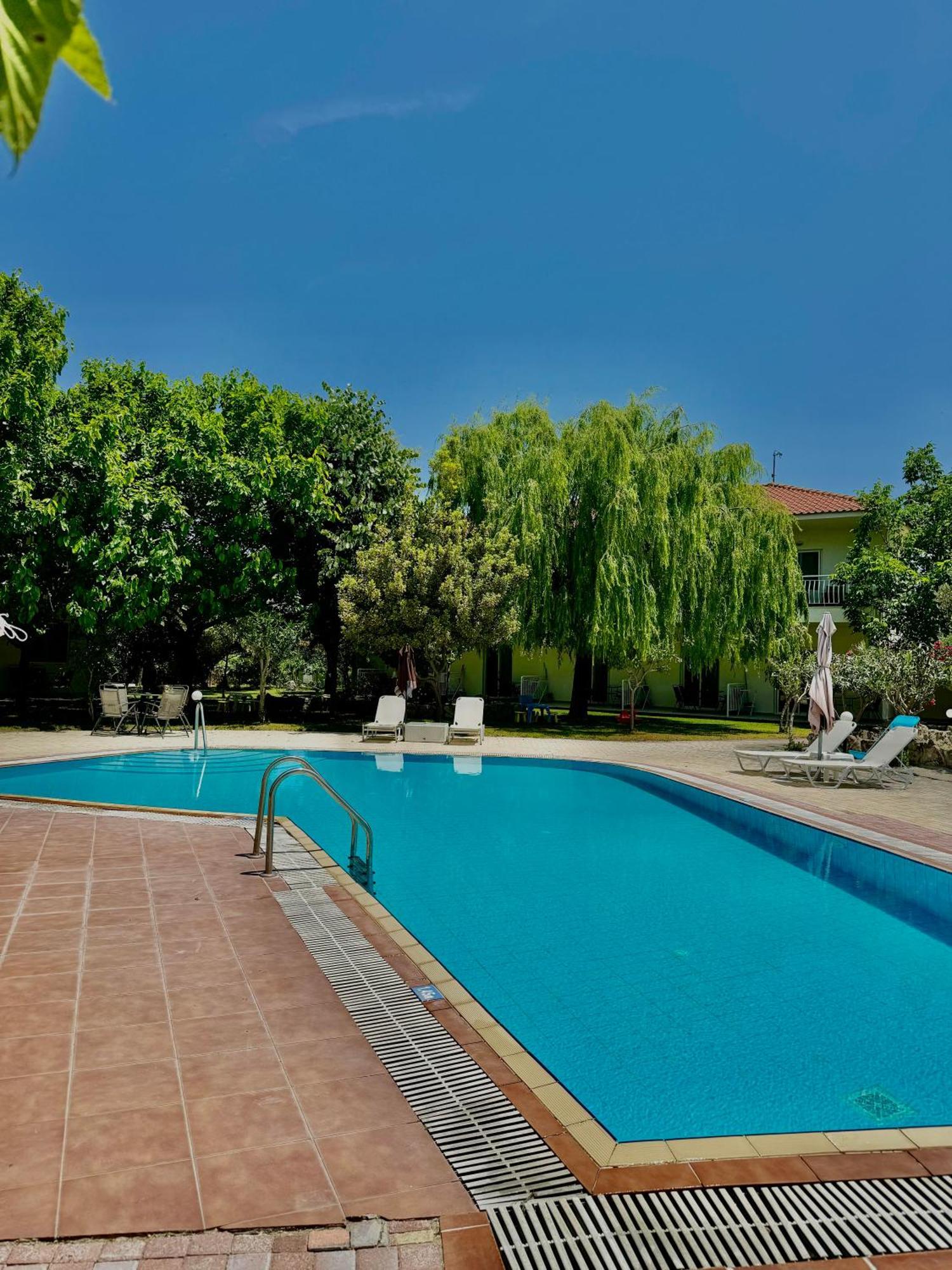 Hotel Dafnes House Fourka Exterior foto