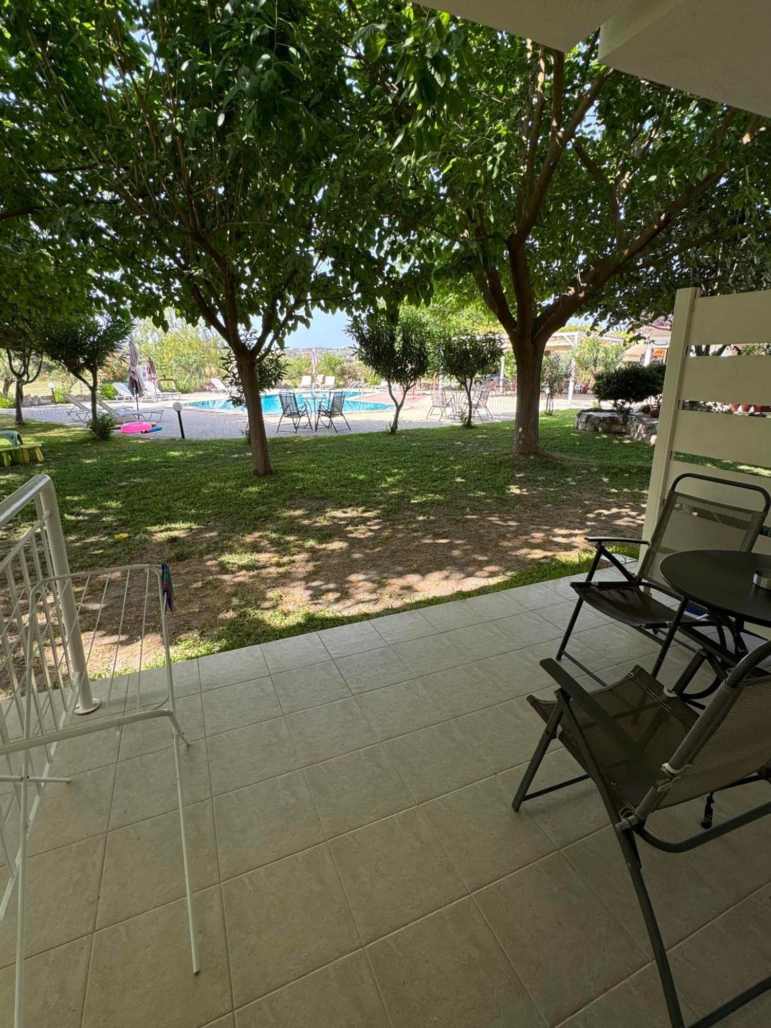 Hotel Dafnes House Fourka Exterior foto